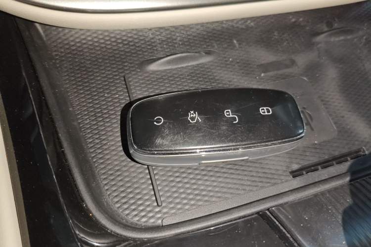 Used Denza D9 2024 DM-i 980 Four-Wheel Drive Flagship Model
