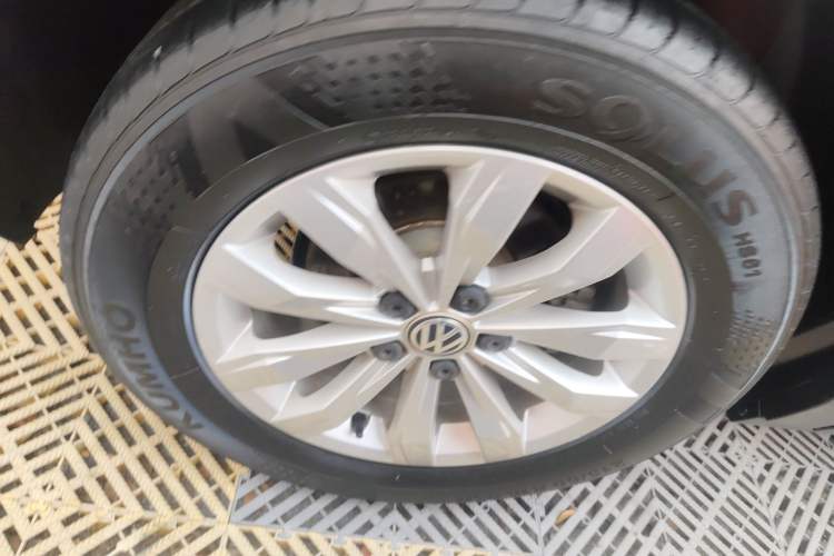 Used Volkswagen T-ROC 2018 230TSI DSG Two-Wheel Drive Fashion Edition China V Standard