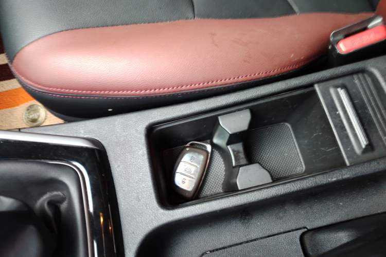 Used Hyundai Elantra 2015 1.6L Manual Leading Model
