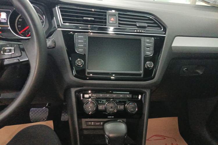 Used Volkswagen Tiguan L 2018 330TSI Automatic Two-Wheel Drive Luxury Edition
