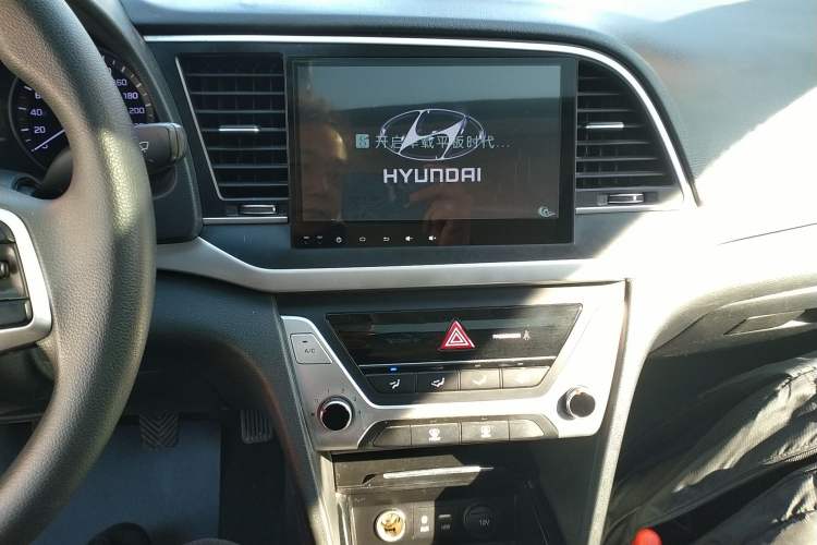 Used Hyundai Elantra 2016 1.6L Manual ZhiXuan · Dynamic Model