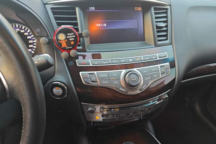 Used Infiniti QX60 (Import) 2014 2.5 S/C Hybrid Two-Wheel Drive Excellence Edition
