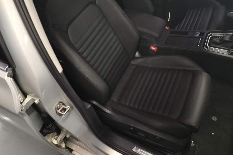 Used Volkswagen Magotan 2018 Facelift 330TSI DSG Luxury Model
