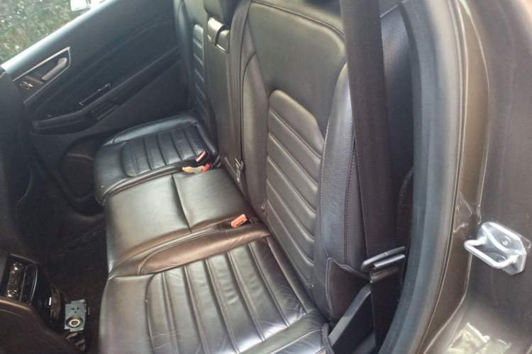 Used Ford Edge 2016 EcoBoost 245 Two-Wheel-Drive Titanium 7-Seater
