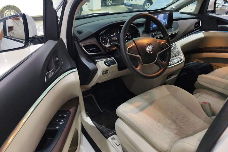 Used Buick GL8 2023 Land Executive Class Comfort Model
