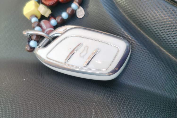 Used Roewe Clever 2021 302 km New Four-Seater Super-Efficient Version
