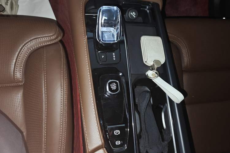 Used Volvo XC90 New Energy 2022 E-Drive Hybrid T8 Luxury Flagship 7-Seater
