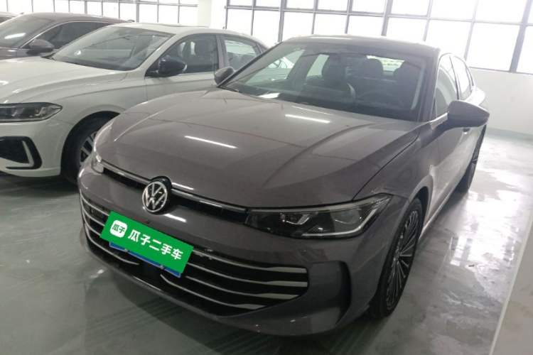 Used Volkswagen Passat 2025 Pro 380TSI Dragon Supreme Edition