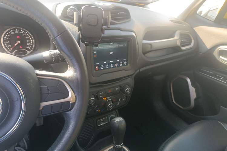 Used  Renegade 2018 Connected Large Screen Version 180T Automatic Jingneng Version
