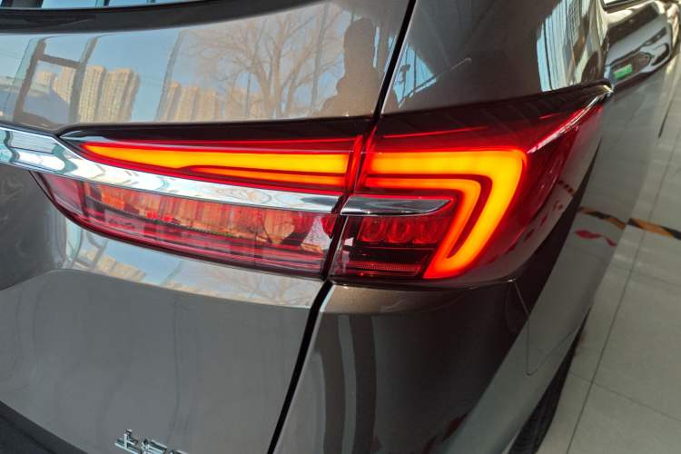 Used Buick GL8 2022 Land Cruiser Executive Class 652T Comfort Model
