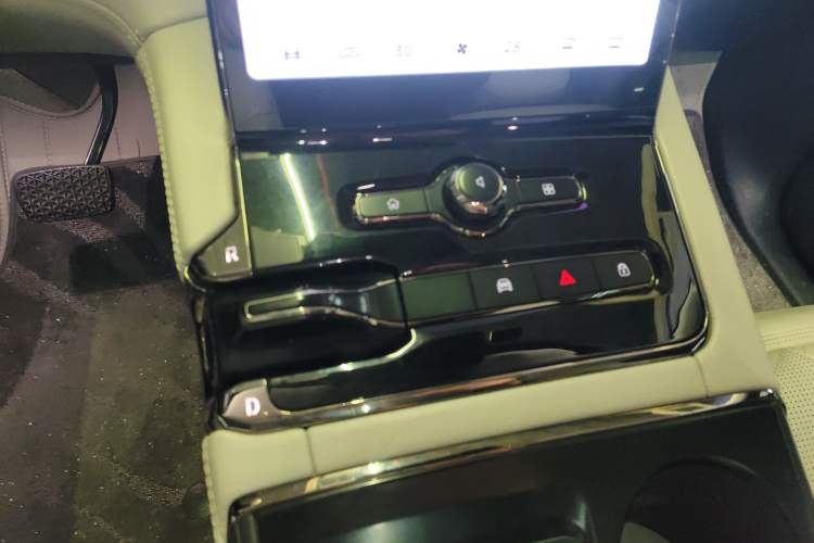 Used Nio ES8 2020 415 KM Signature Edition 7-Seater Version
