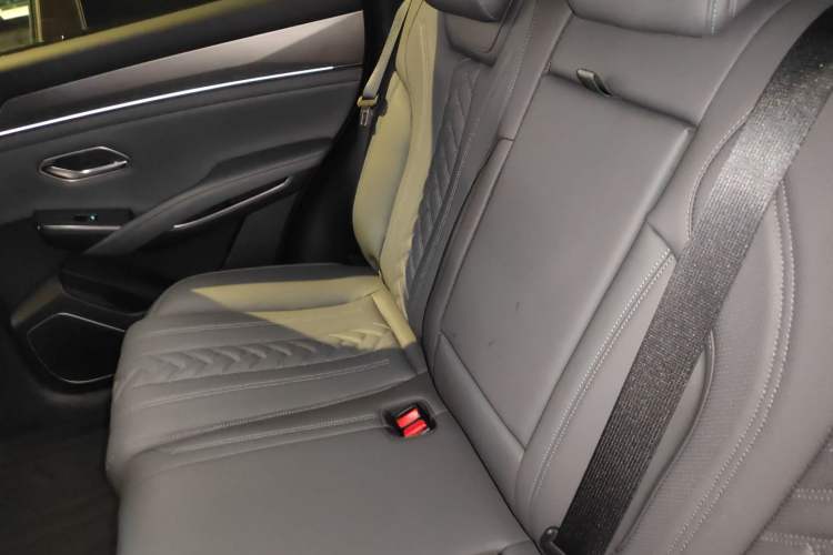 Used BYD Song L DM-i 2025 Intelligent Driving Version 160 km Beyond-Range Type
