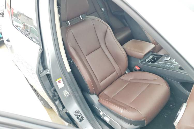 Used Wey VV6 2021 2.0T Two-Wheel Drive Smart Protection+
