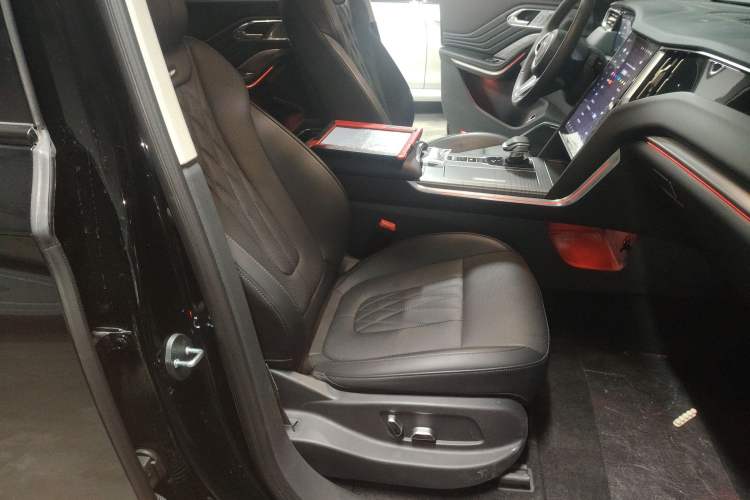 Used Hongqi HS7 PHEV 2024 2.0T PHEV Two-Wheel Drive Flagship Edition 7 Seats
