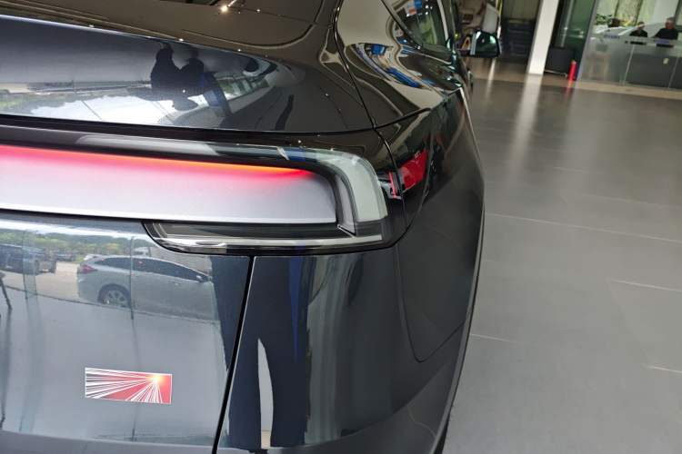 Used Tesla Model Y 2025 Long-Range All-Wheel Drive First Edition
