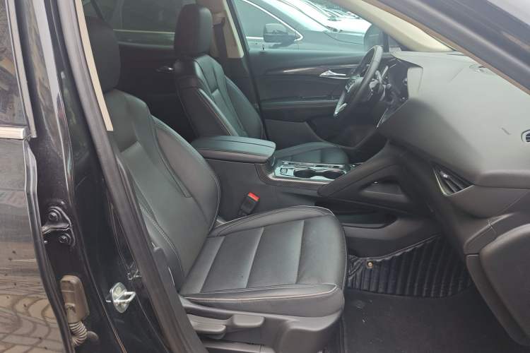 Used Buick Envision 2022 Encore S 552T Two-Wheel-Drive Luxury Model
