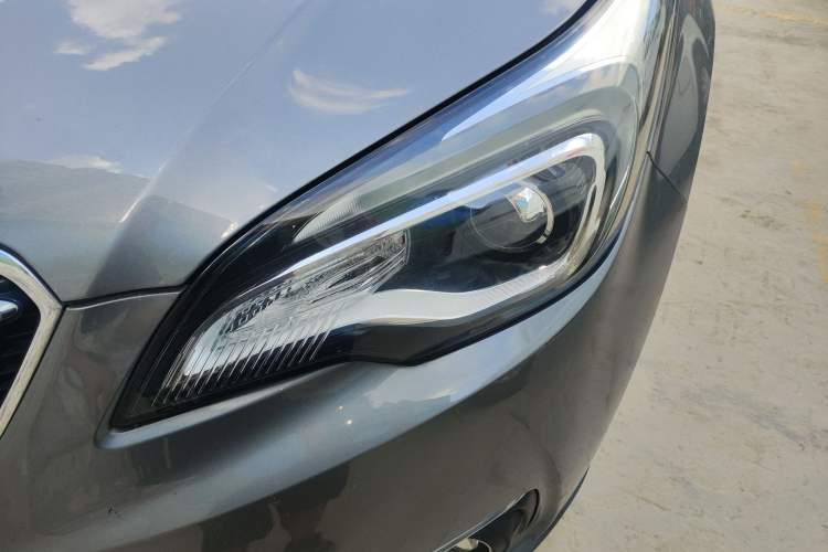 Used Buick Envision 2018 20T Two-Wheel-Drive Elite Model
