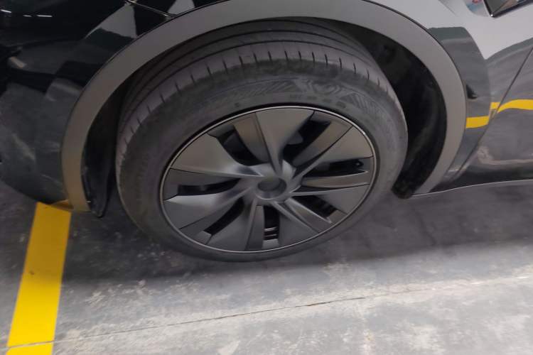 Used Tesla Model Y 2023 Rear-Wheel-Drive Version
