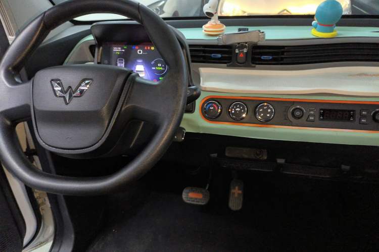 Used Wuling Hongguang MINIEV 2021 Macaron Premium Model – Lithium-NMC