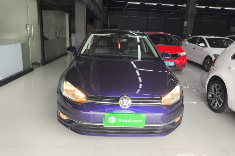 Used Volkswagen Golf 2018 230TSI Automatic Luxury Version
