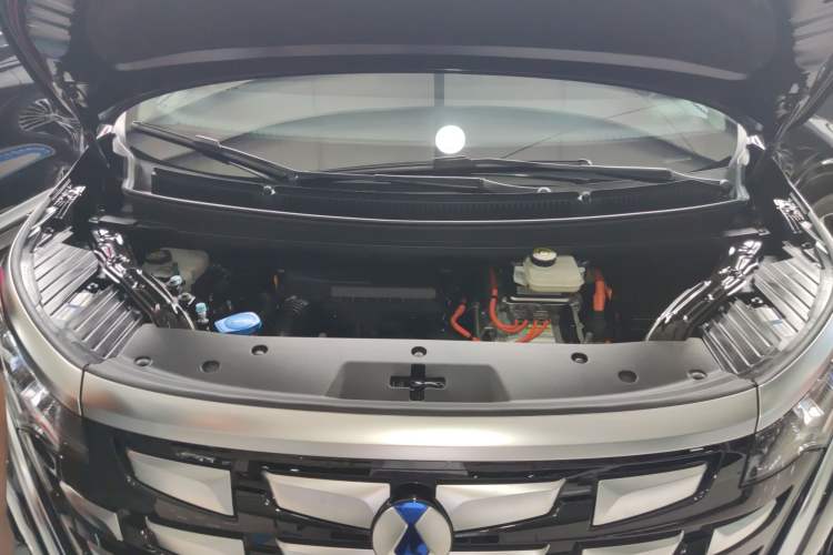 Used Denza D9 2024 DM-i 980 Four-Wheel Drive Prestige Model
