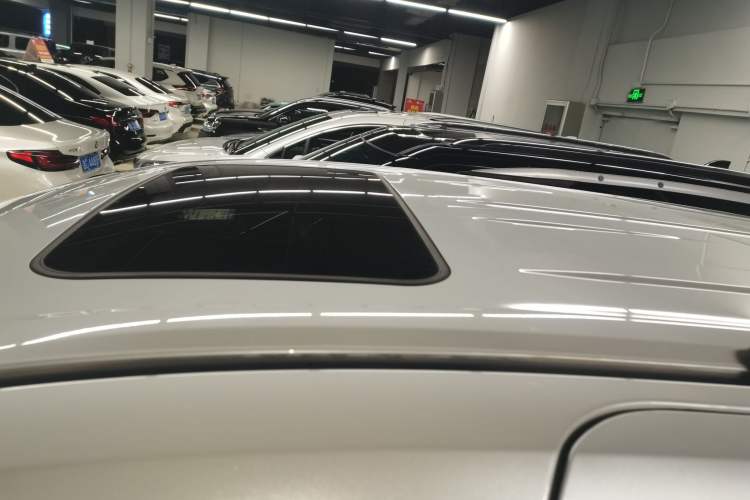 Used Toyota Sienna 2023 2.5L Hybrid Deluxe Edition
