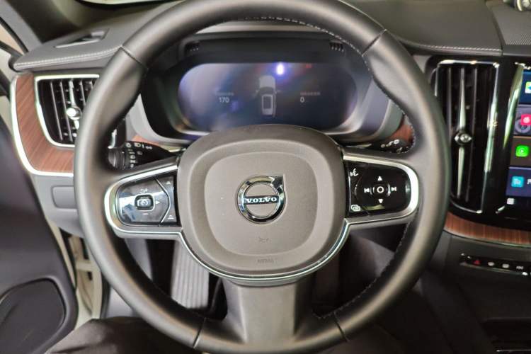 Used Volvo XC60 New Energy 2025 Plug-in Hybrid Long-Range All-Wheel Drive Smart Luxury Edition