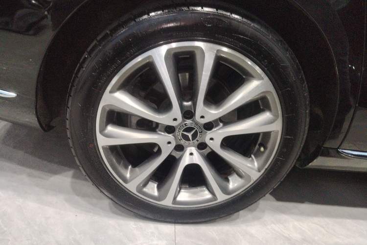 Used Mercedes-Benz E-Class 2018 Facelifted E 300 L Stylish Version
