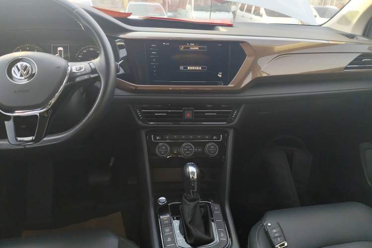 Used Volkswagen Tharu 2019 330TSI Four-Wheel Drive Luxury Edition China VI Standard
