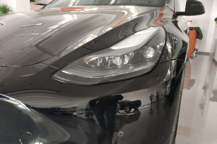 Used Tesla Model Y 2023 Long-Range All-Wheel-Drive Version
