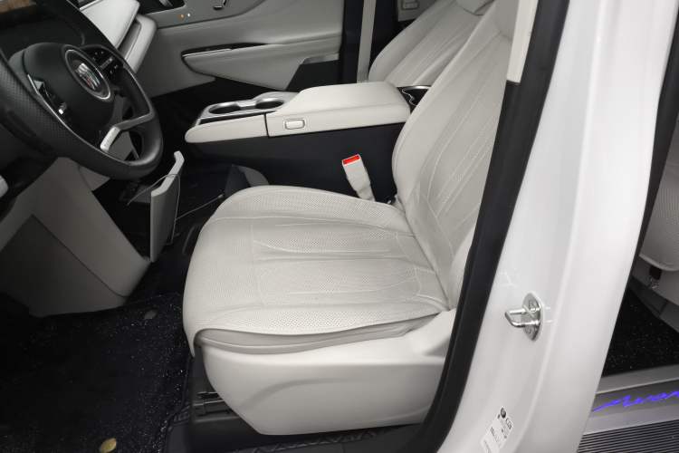 Used Buick GL8 New Energy 2024 Lu Zun Smart Edition 7-Seater
