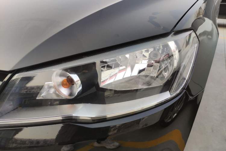 Used Volkswagen Jetta 2015 Zhihui Edition 1.4L Manual Comfort Model
