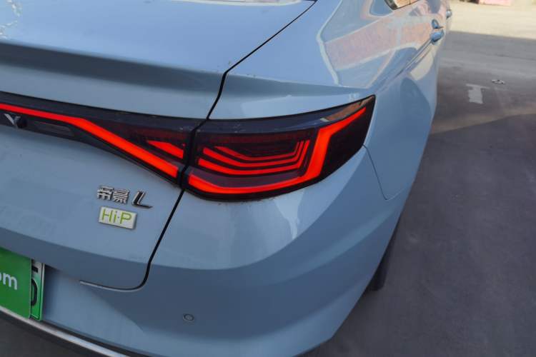 Used Geely Auto Emgrand L HiP 2022 1.5TD-DHT Pro 100KM Super Clean
