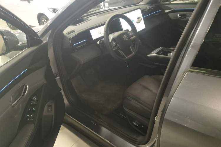 Used BYD Qin L 2025 EV 545KM Cloud Suspension Edition