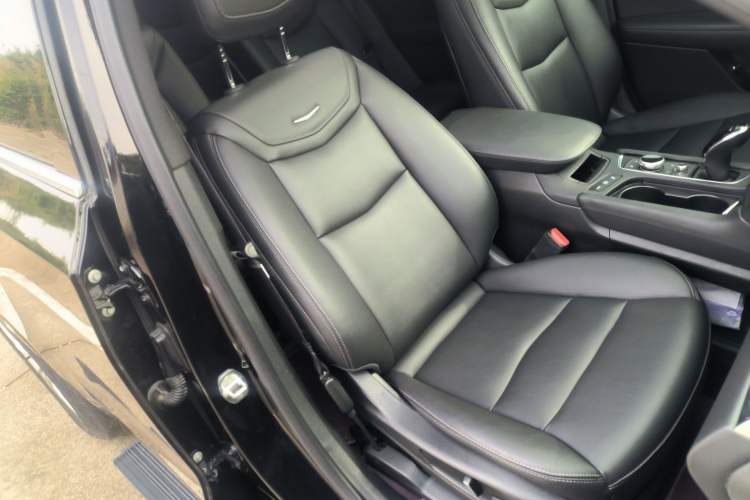 Used Cadillac XT6 2022 2.0T Six-Seater Four-Wheel-Drive Luxury Version