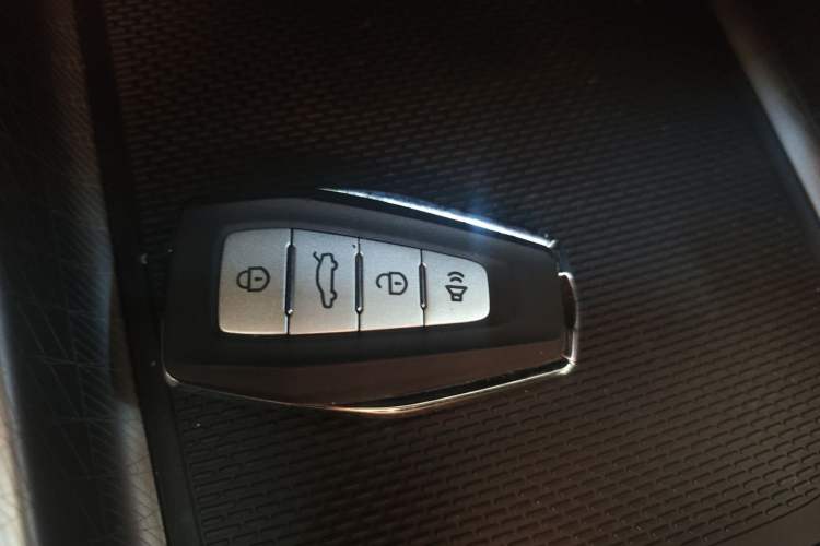 Used Geely Auto Emgrand 2025 4th Generation 1.5L CVT Flagship Version
