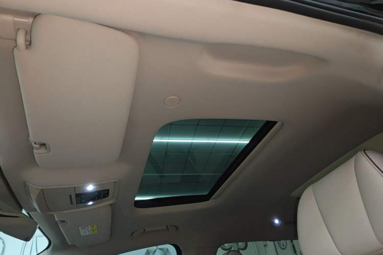 Used Denza D9 2022 DM-i 970 Four-Wheel Drive Prestige Model
