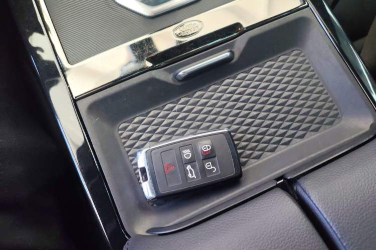 Used Land Rover Range Rover Evoque 2020 249 PS R-DYNAMIC S Sport Edition