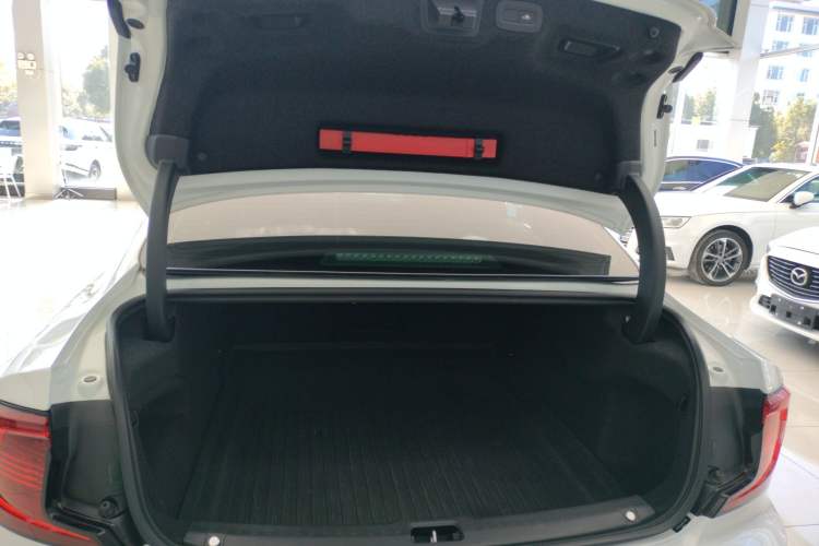 Used Volvo S90 2021 B5 Zhiyi Sport Edition
