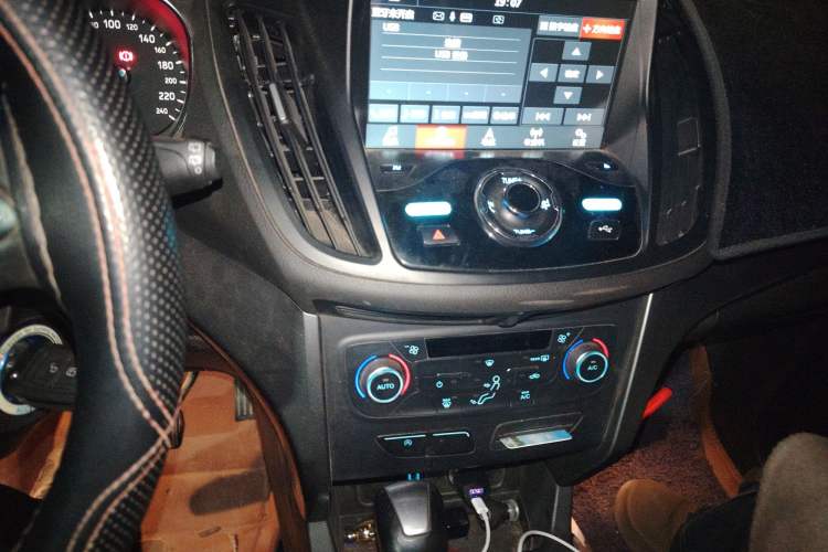 Used Ford Kuga 2017 EcoBoost 180 Two-Wheel-Drive Tiger Leap Model
