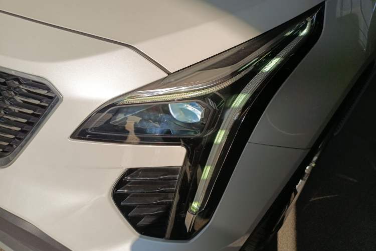 Used Cadillac XT4 2018 28T Two-Wheel Drive Leading Version
