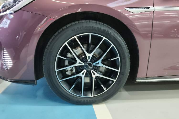 Used BYD Seal 2023 DM-i 1.5T 121km Flagship Model
