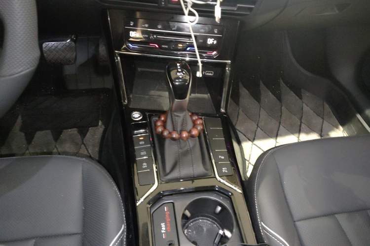 Used Volkswagen Passat 2024 380TSI Starry Luxury Edition
