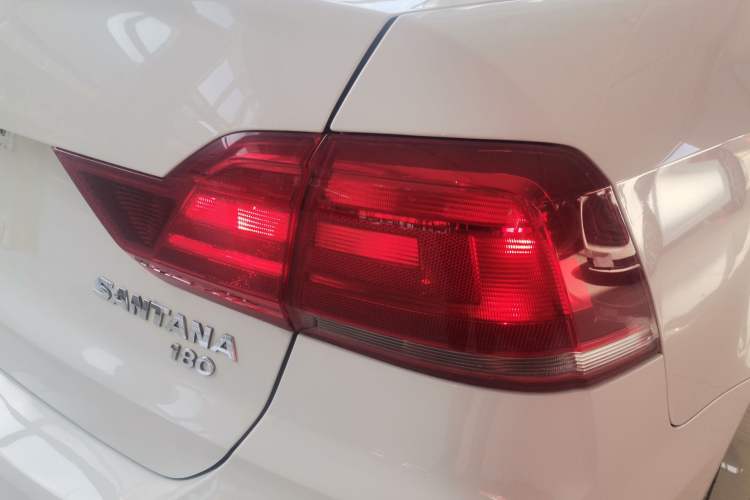 Used Volkswagen Santana 2016 1.6L Manual Fashion Edition
