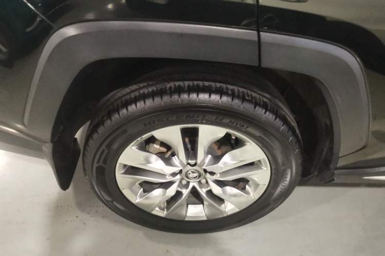 Used Toyota Wildlander 2020 Dual-Engine 2.5L E-CVT Two-Wheel Drive Luxury Edition
