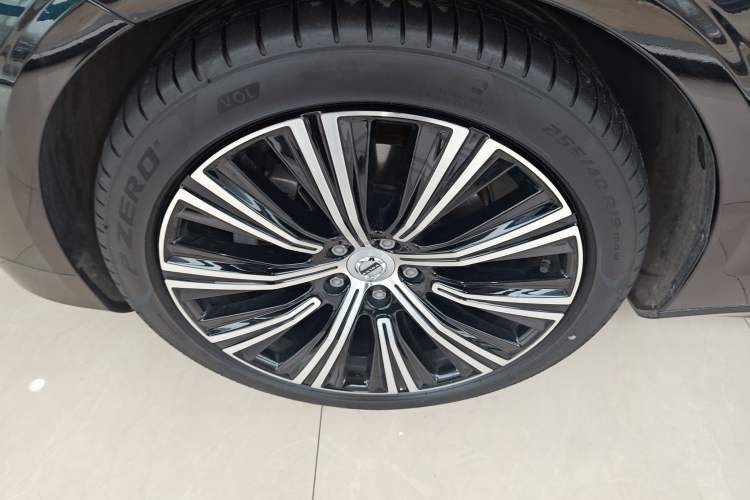 Used Volvo S90 2024 B5 Zhiyuan Luxury Edition
