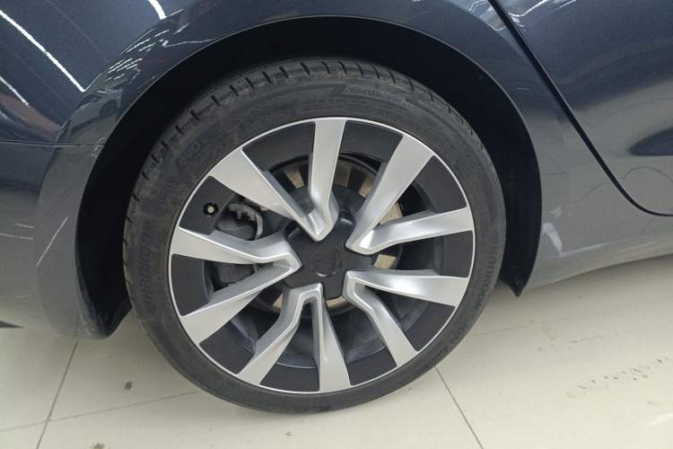 Used Tesla Model 3 2023 Long-Range All-Wheel-Drive Version
