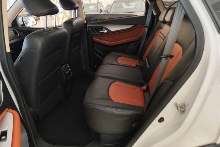 Used Baojun 560 2016 1.8L Manual Elite Version
