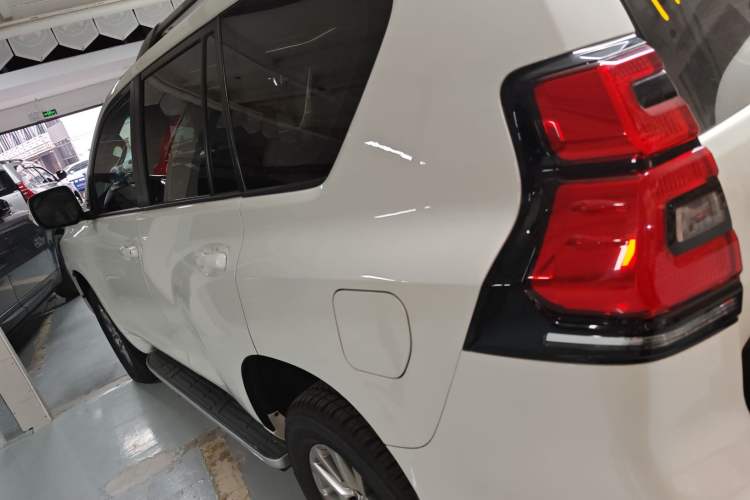 Used Toyota Prado 2018 3.5L Automatic TX-L with Rear-Mounted Spare Tire
