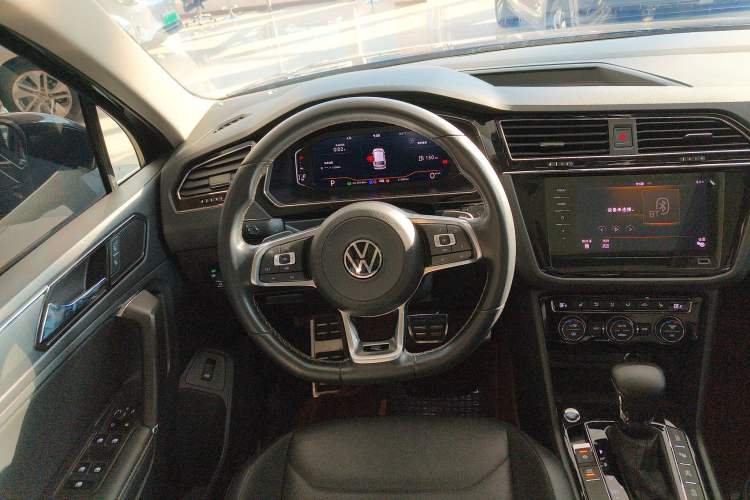 Used Volkswagen Tiguan L 2021 330TSI Automatic Two-Wheel Drive R-Line Enhanced Edition
